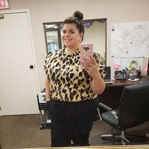 Meet your Posher, Crystal